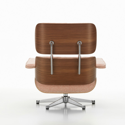 Eames Lounge -nojatuoli ja rahi