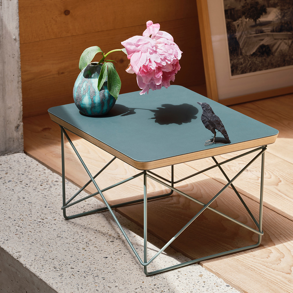 Eames Occasional Table LTR -sivupöytä