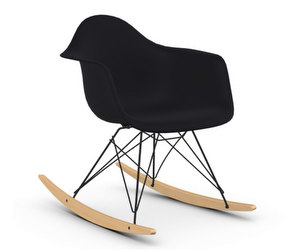 Eames RAR RE -keinutuoli, deep black/musta/vaalea vaahtera