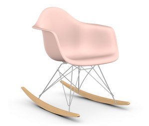 Eames RAR RE -keinutuoli, pale rose/kromi/vaalea vaahtera