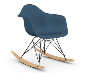 Eames RAR RE -keinutuoli, sea blue/musta/vaalea vaahtera