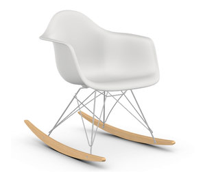 Eames RAR RE -keinutuoli, cotton white/kromi/vaalea vaahtera