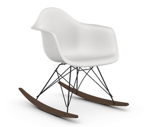 Eames RAR RE -keinutuoli, cotton white/musta/tumma vaahtera