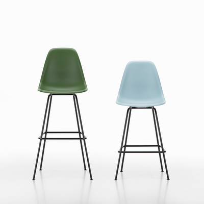 Eames RE -baarituoli