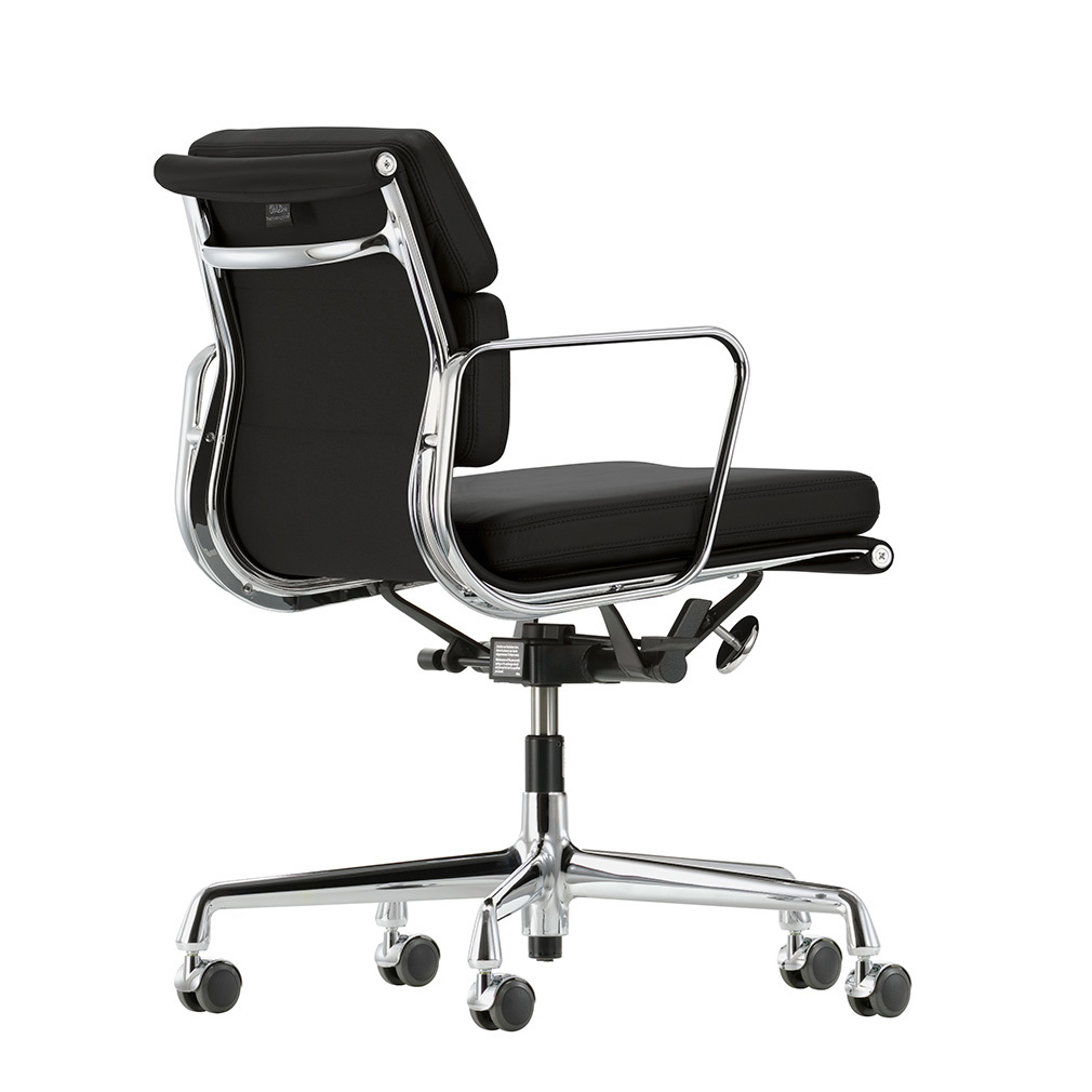 Eames Soft Pad EA217 -työtuoli