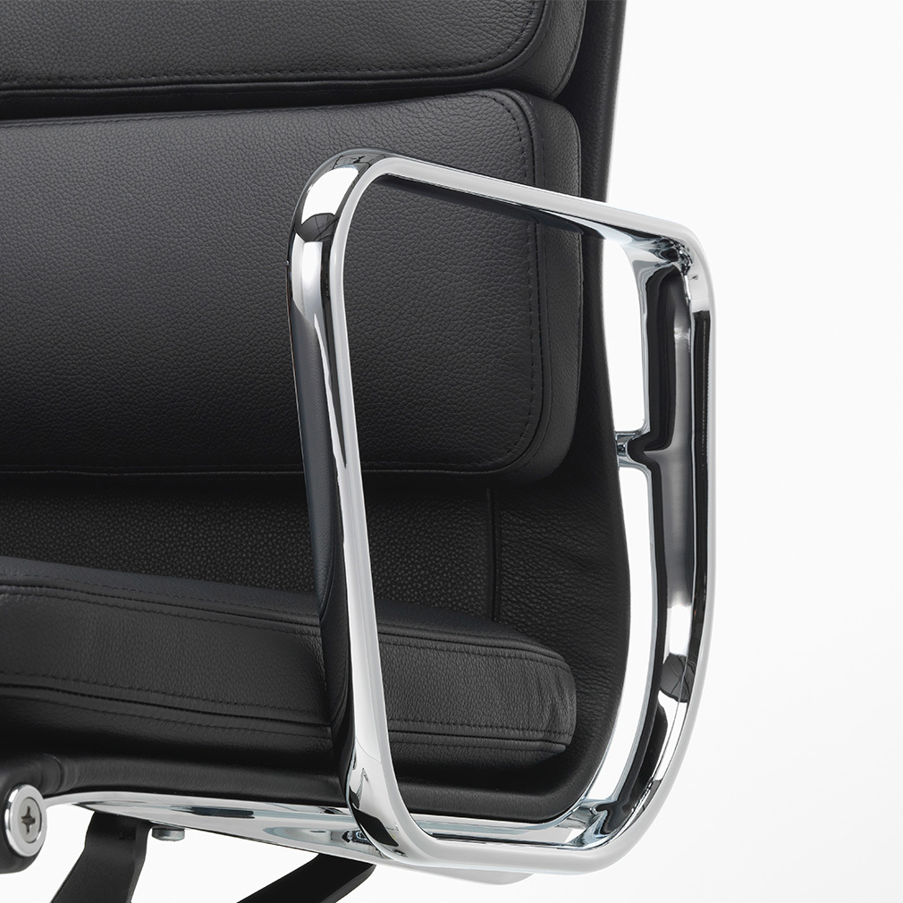 Eames Soft Pad EA217 -työtuoli