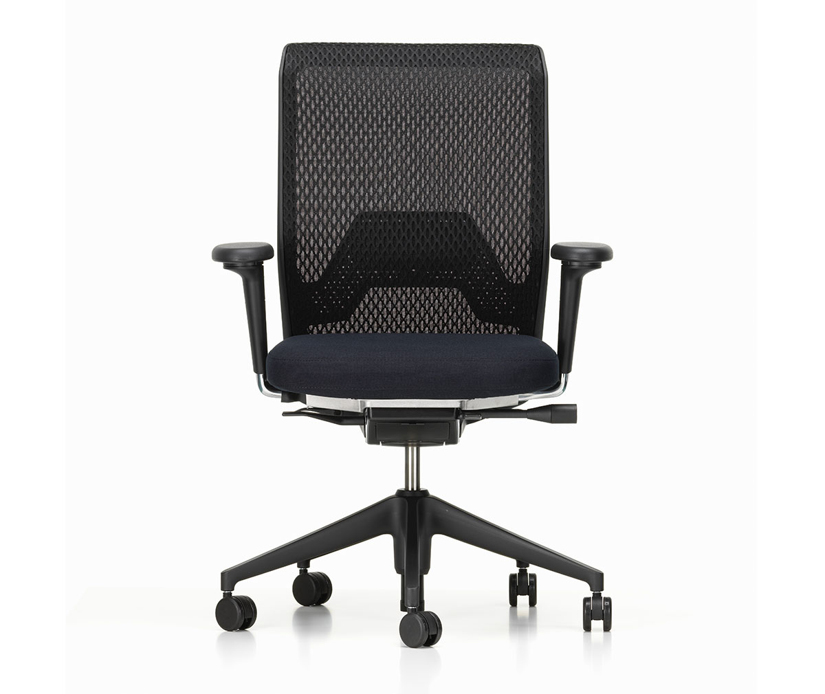 Vitra ID Mesh Office Chair, Black/Black Vepsäläinen