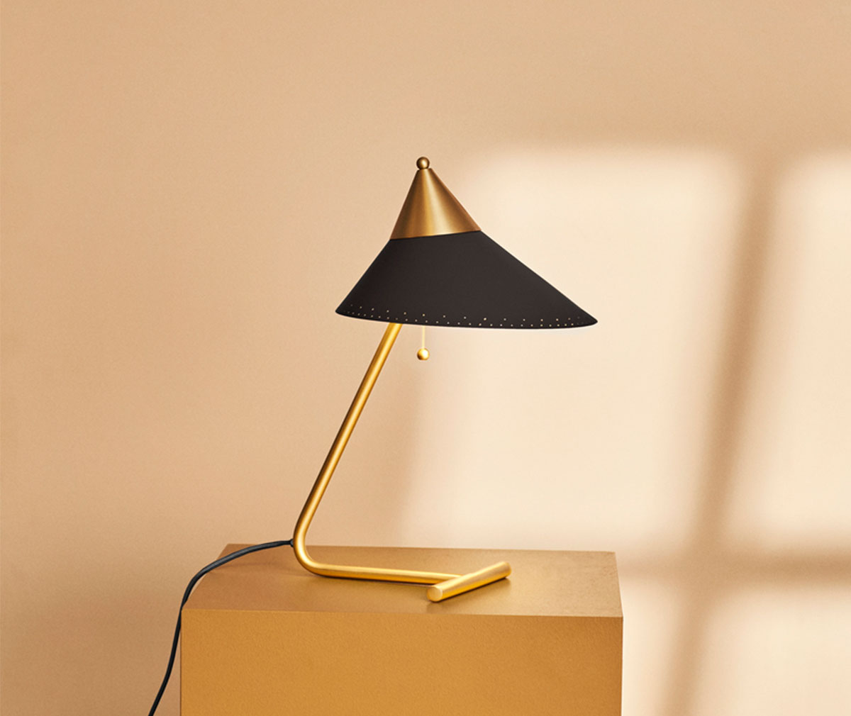 Warm bedside shop lamp
