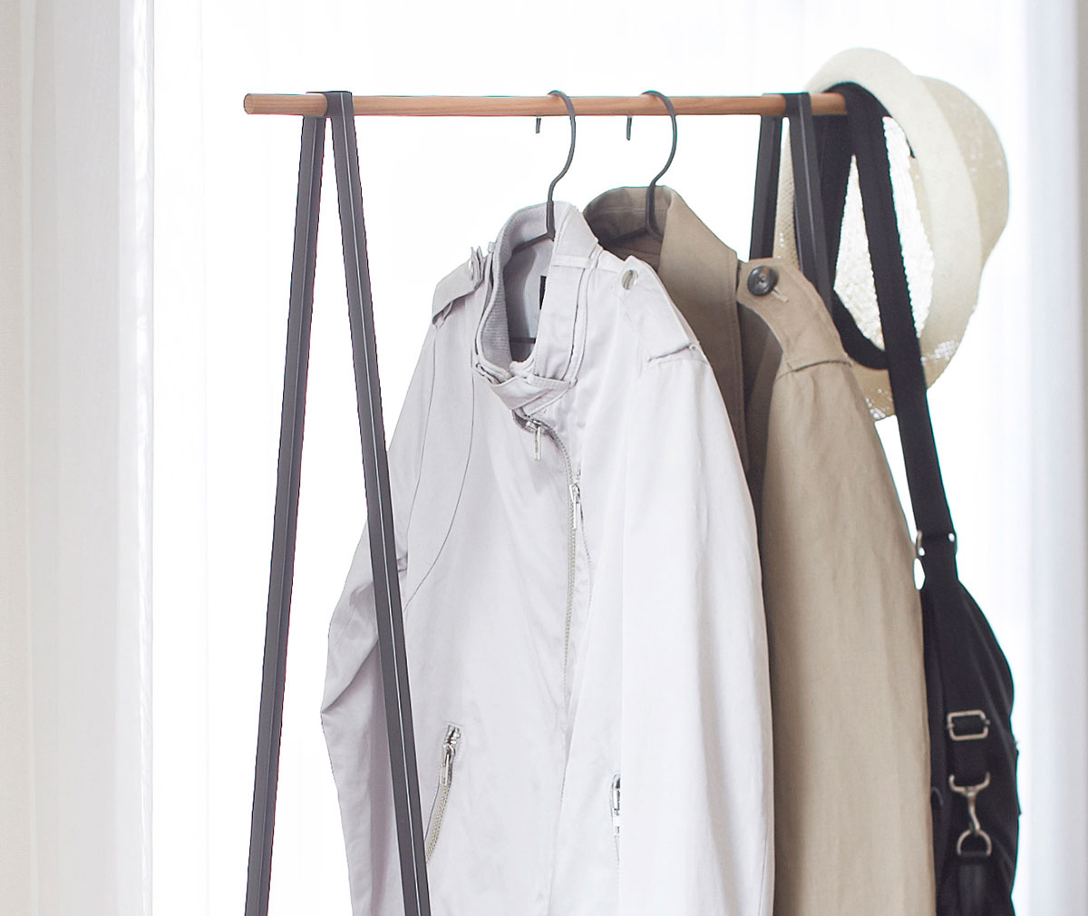 Yamazaki Tower Coat Rack Black Vepsalainen