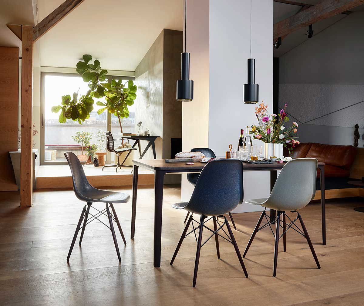 Eames DSW Fiberglass Chair